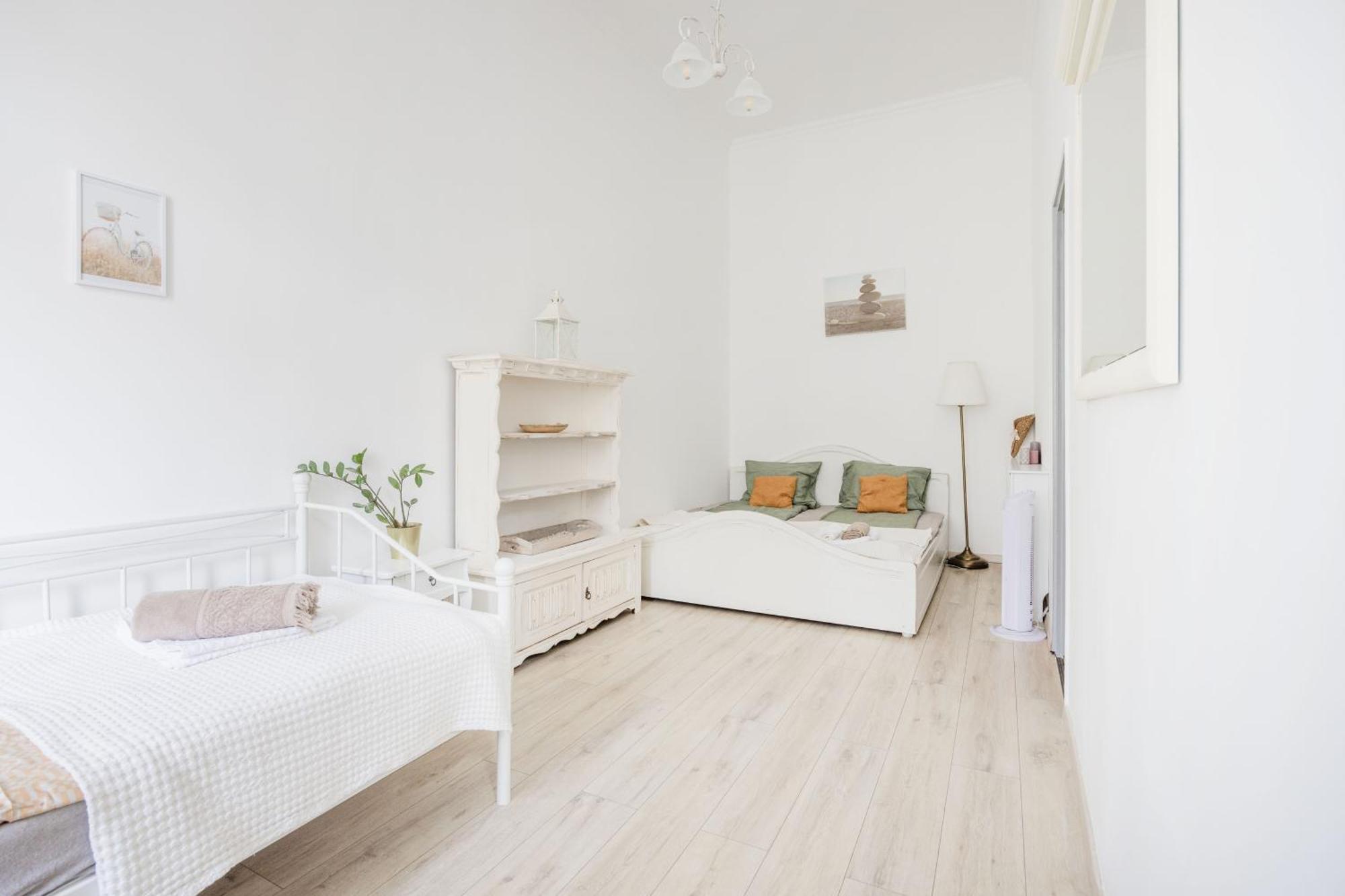 A Touch Of Provence And Pastels In The Centre Budapeste Exterior foto