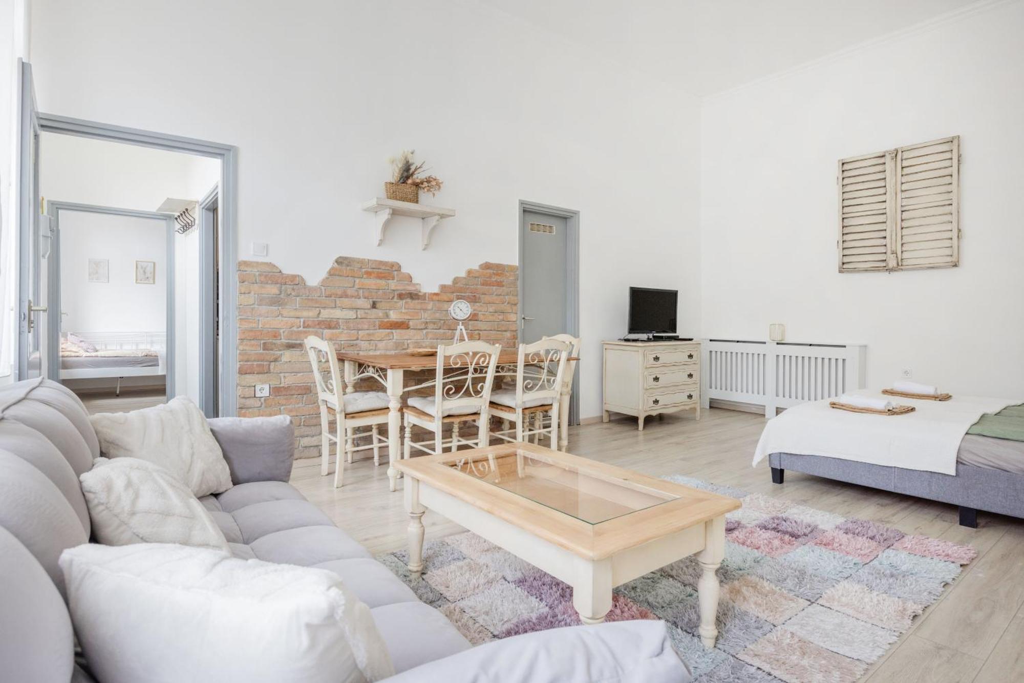 A Touch Of Provence And Pastels In The Centre Budapeste Exterior foto